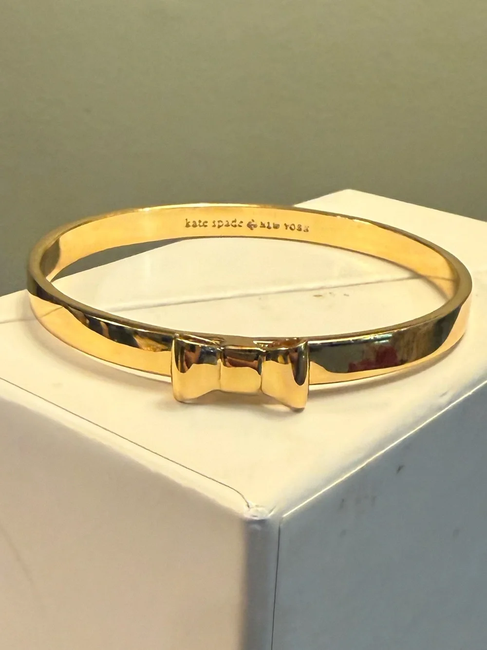 kate spade Take a Bow Gold Bow Slim Bangle Bracelet